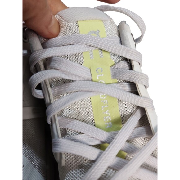 On Cloudflyer 4, Women's Sz W 11 White/Hay Running Shoes Athleisure Outdoor Gym - Picture 11 of 12